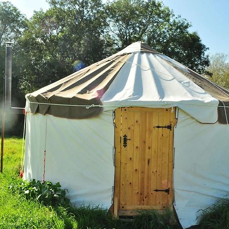 Worcester Glamping Hotel Exterior photo